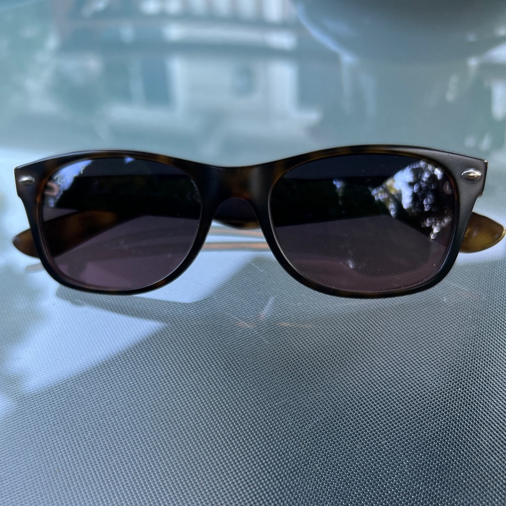 Ray-Ban RB2132 matte tortoise frame, blue/pink gradient polarized lenses, size S